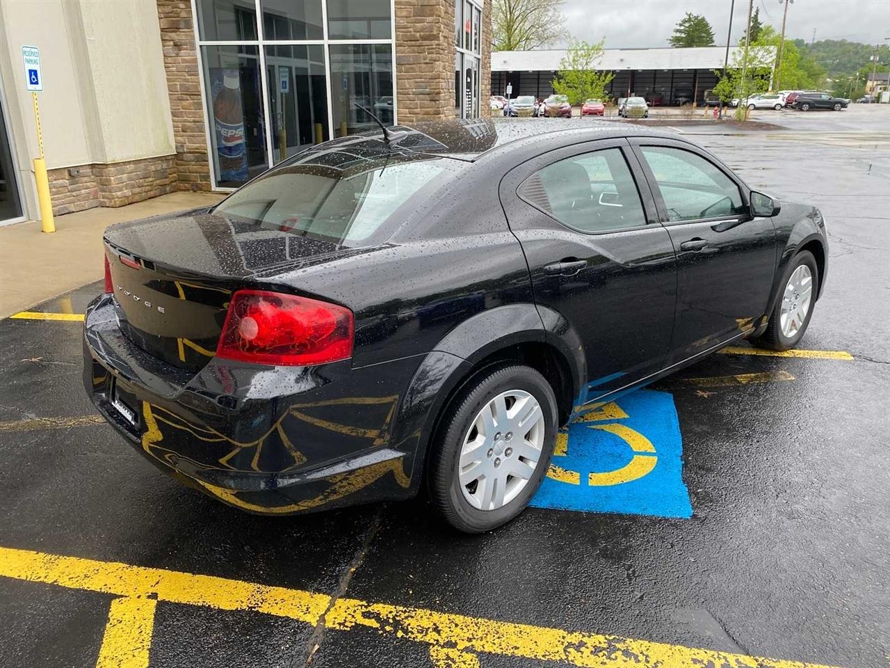 Dodge Avenger 4dr Sdn 2012