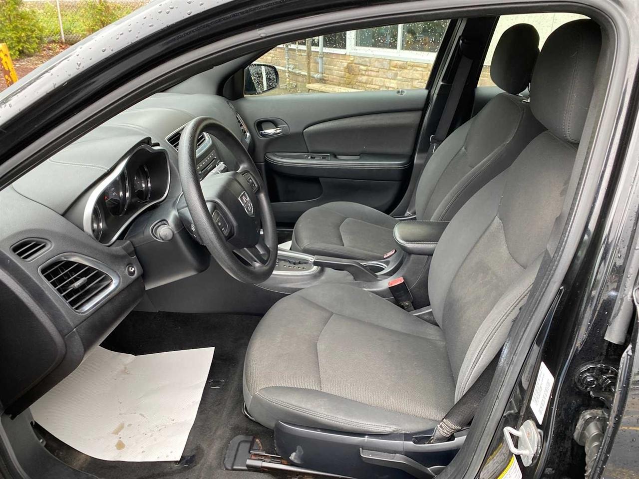 Dodge Avenger 4dr Sdn 2012
