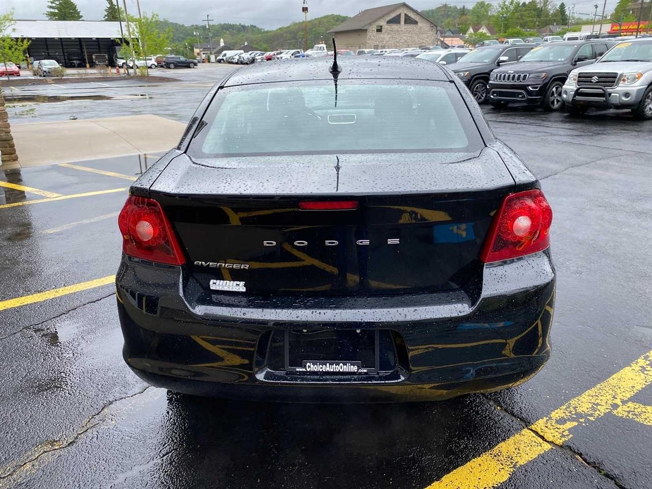 Dodge Avenger 4dr Sdn 2012