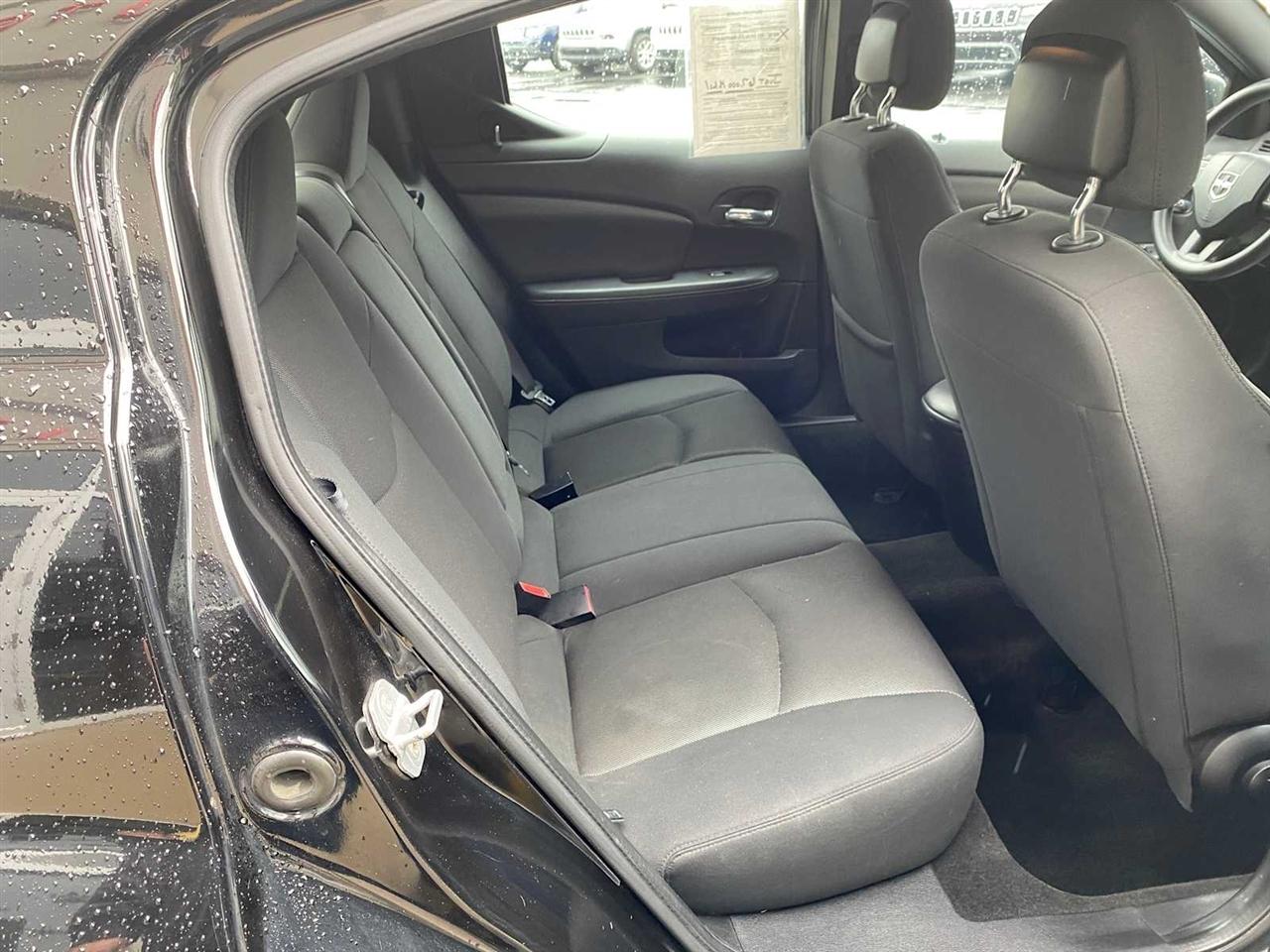 Dodge Avenger 4dr Sdn 2012
