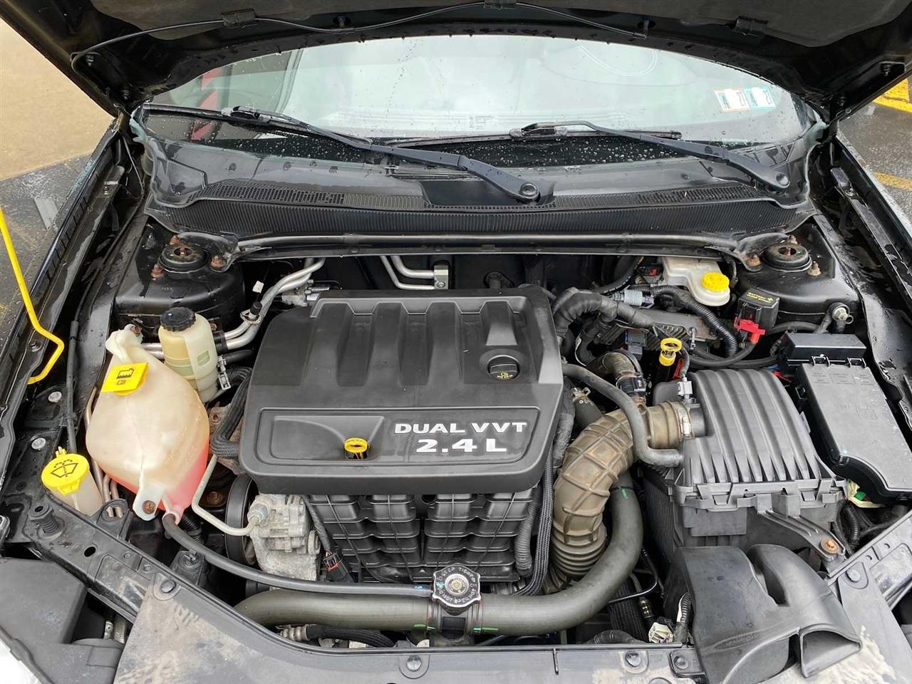 Dodge Avenger 4dr Sdn 2012