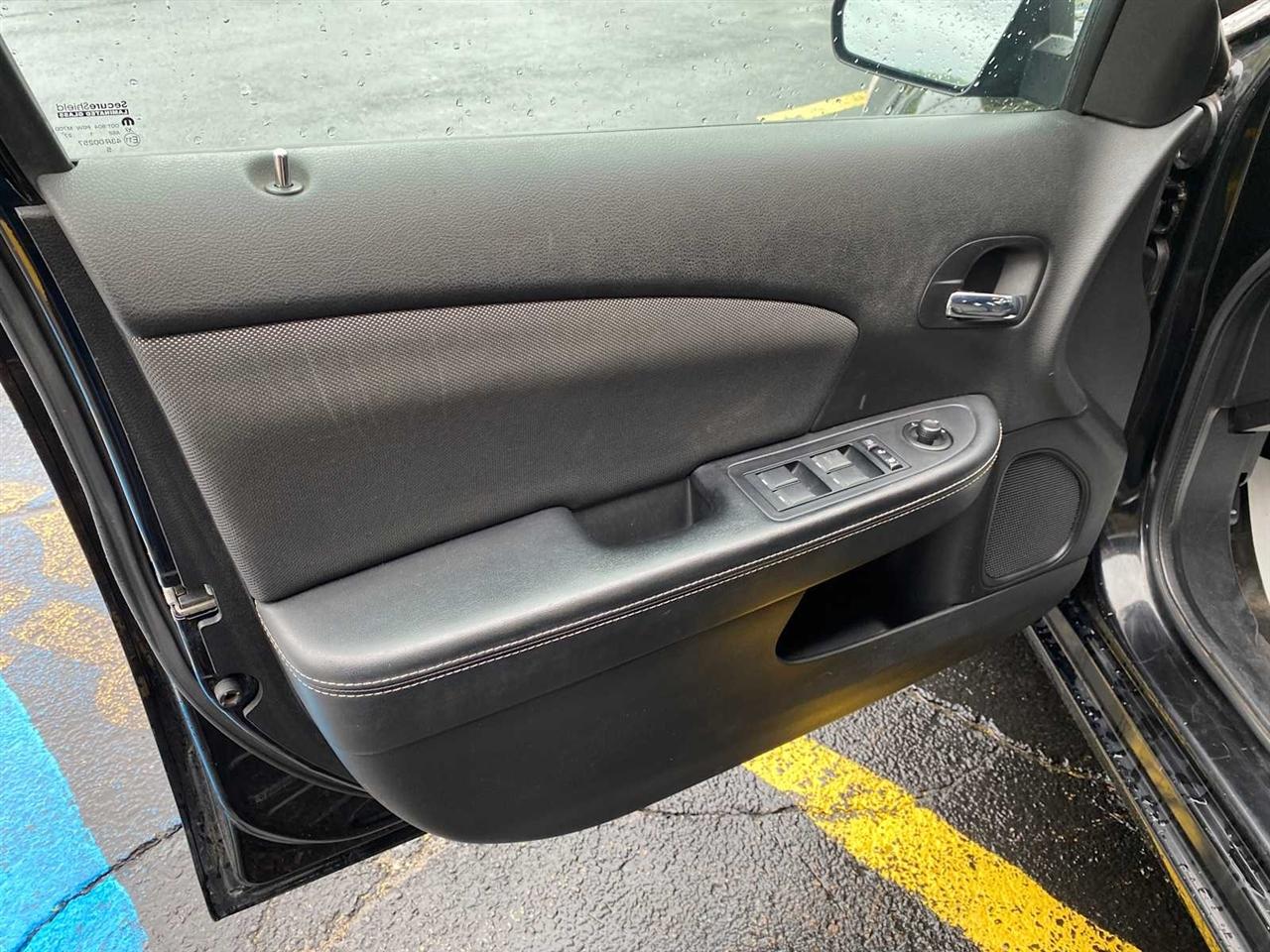 Dodge Avenger 4dr Sdn 2012