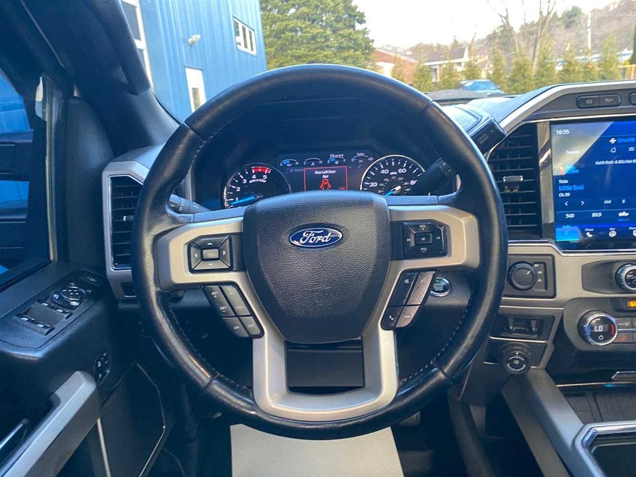 Ford F-250 SD Lariat Crew Cab 4WD 2022