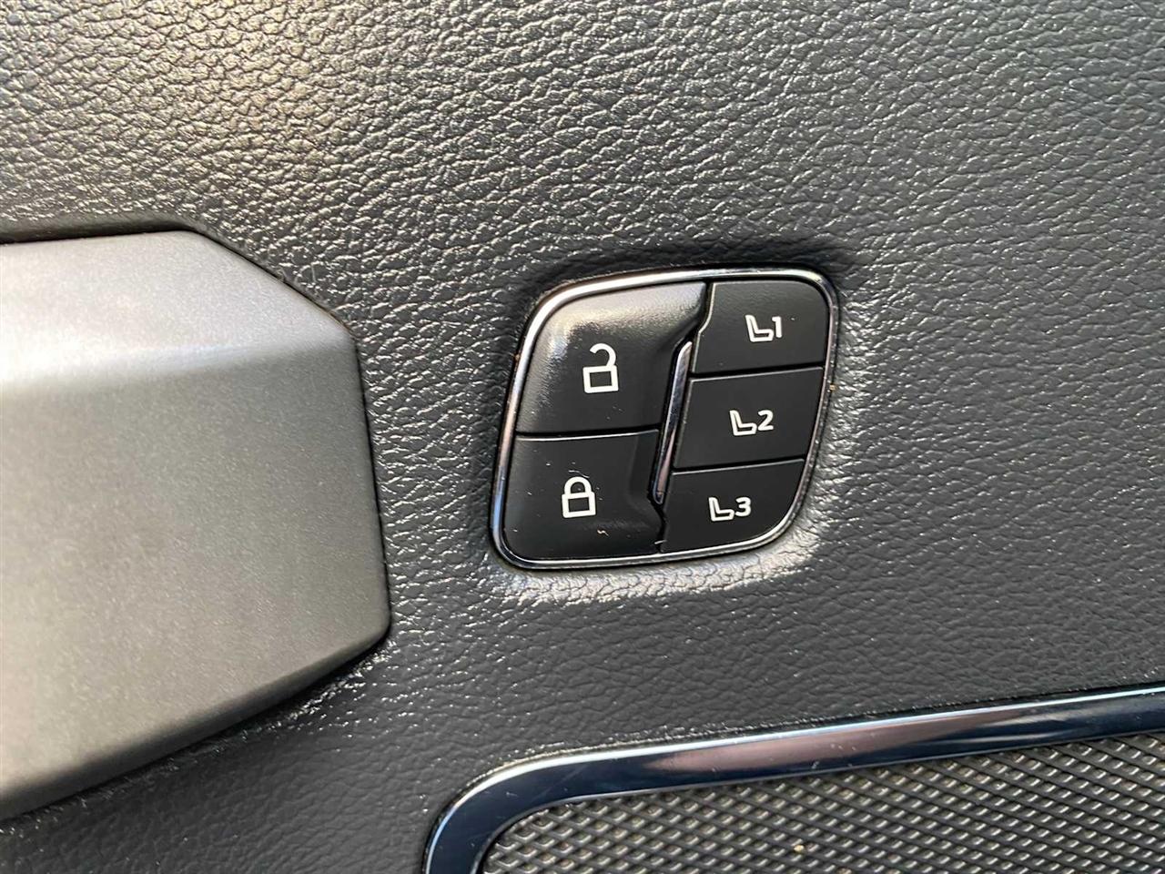 Ford F-250 SD Lariat Crew Cab 4WD 2022