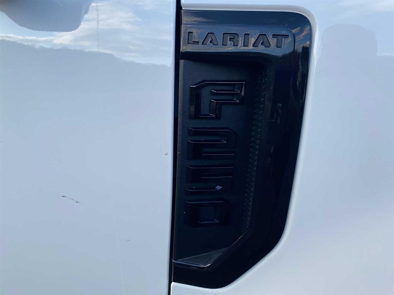 Ford F-250 SD Lariat Crew Cab 4WD 2022