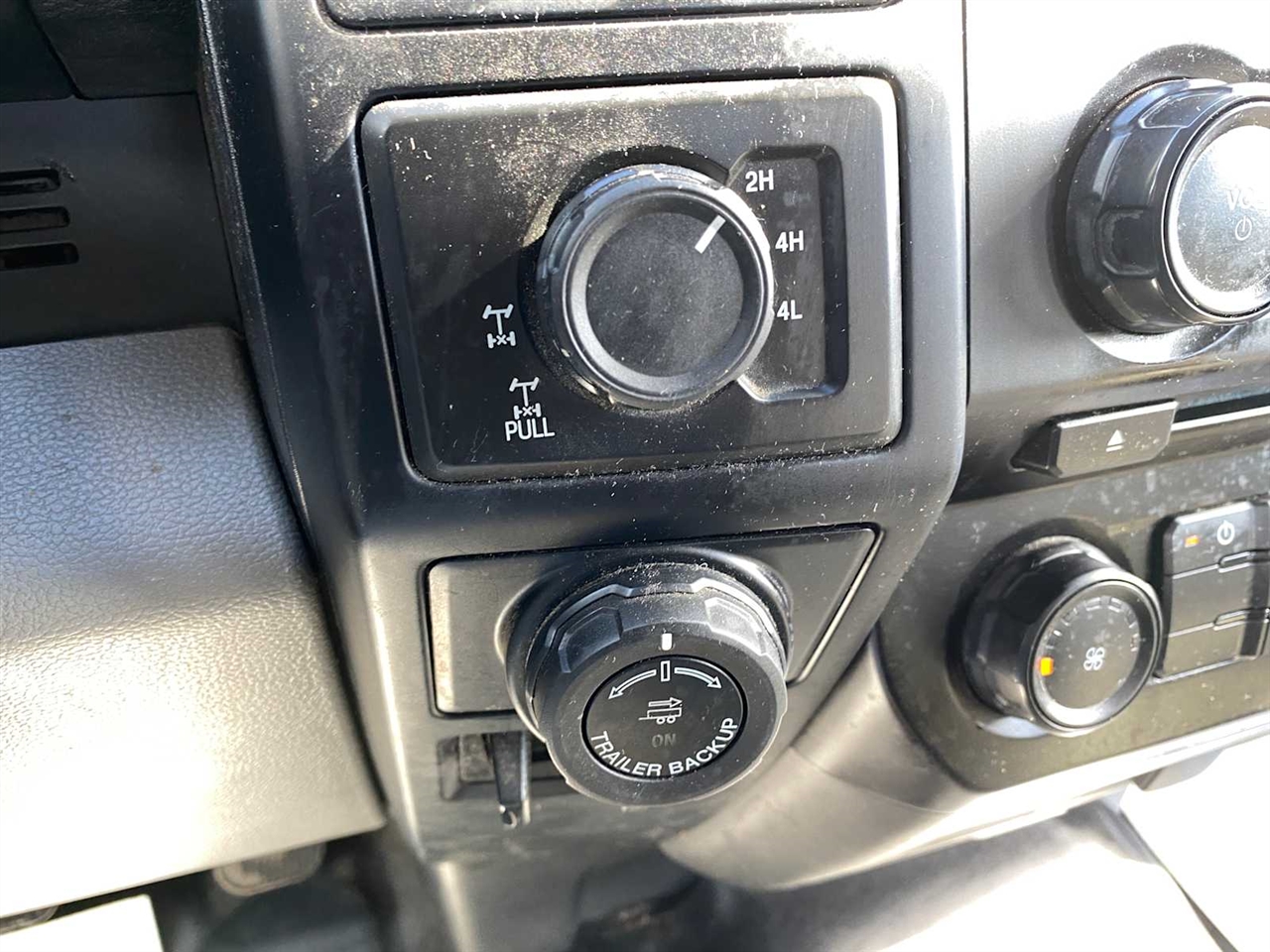 Ford F-150 XL SuperCab 4WD 2016