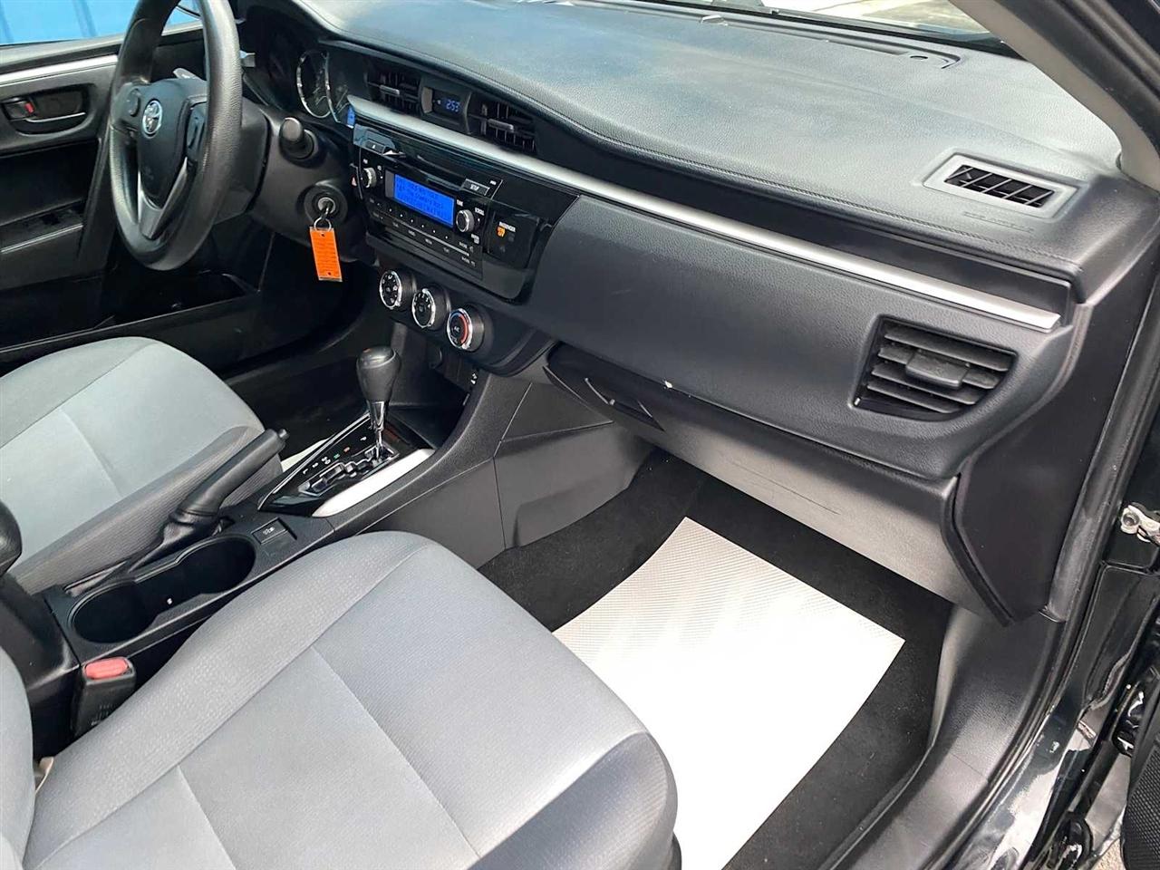 Toyota Corolla LE CVT 2014