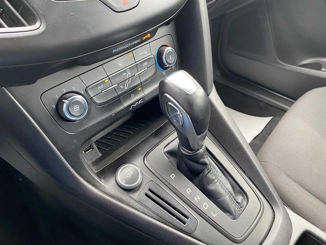 Ford Focus SE Hatch 2015