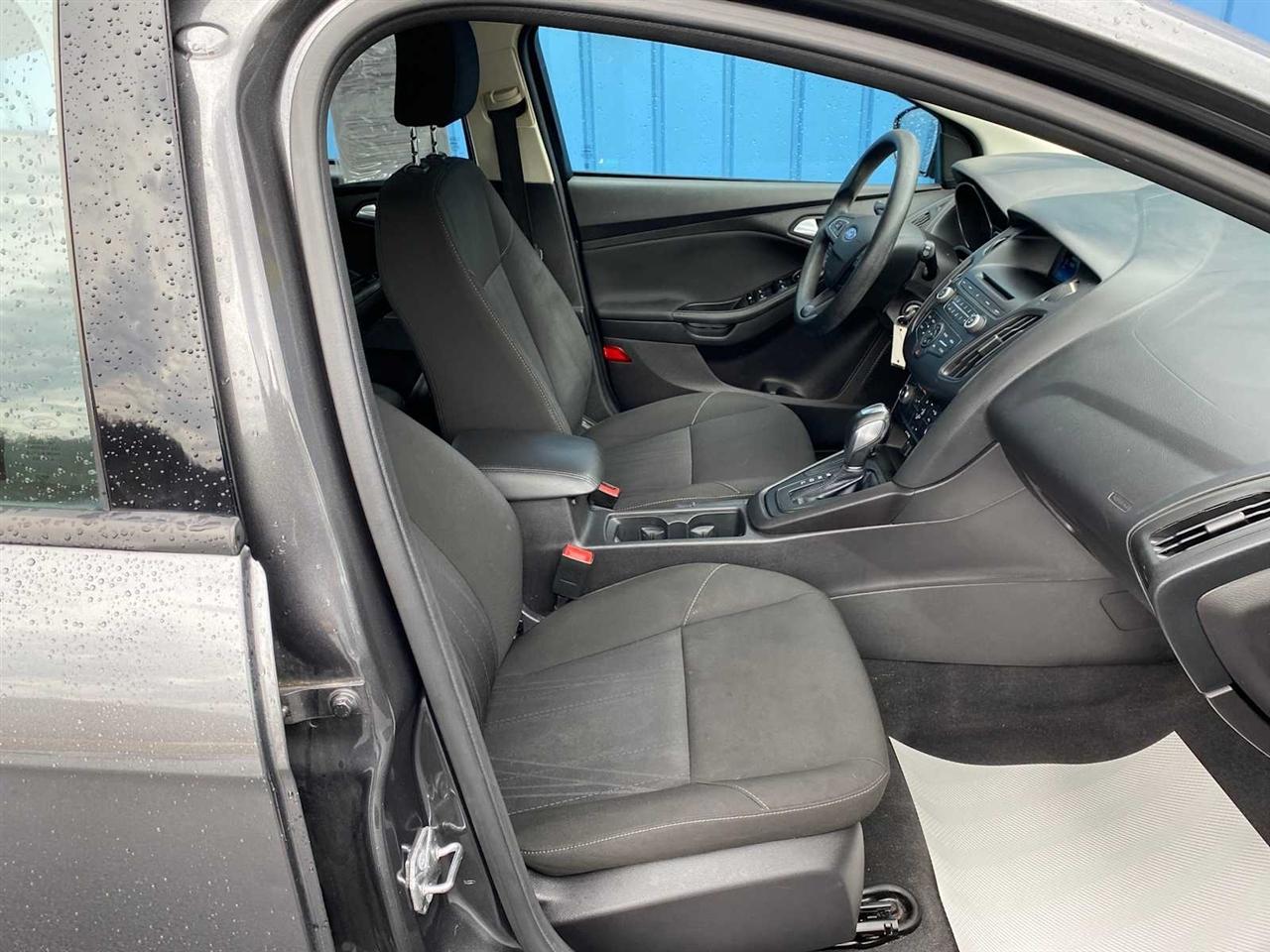 Ford Focus SE Hatch 2015