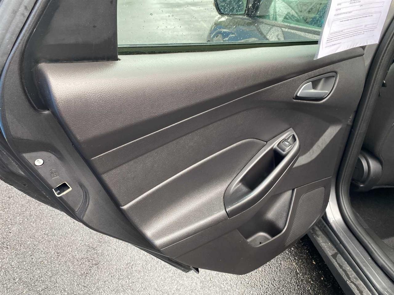 Ford Focus SE Hatch 2015