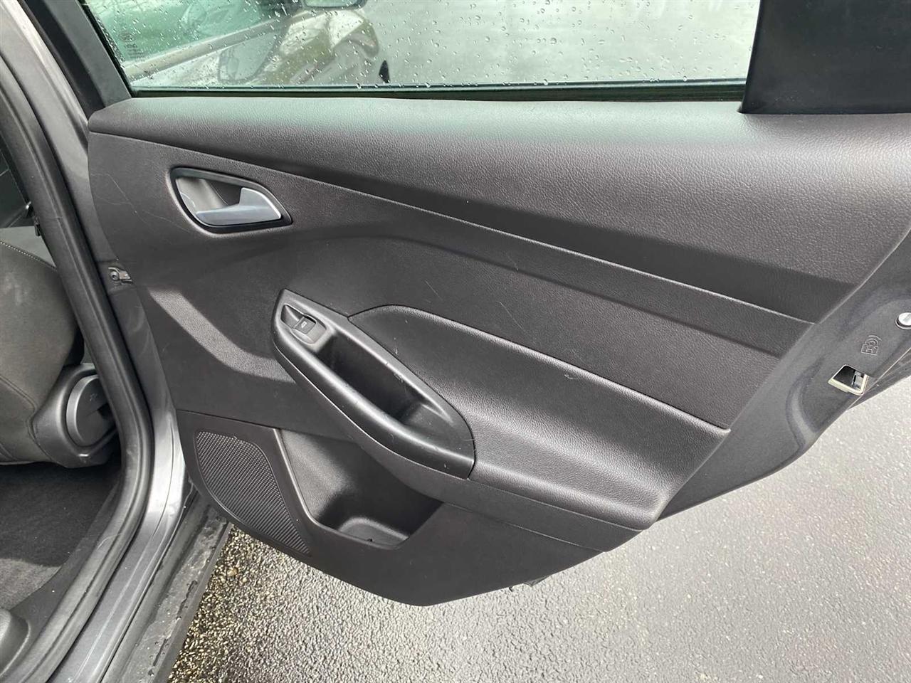 Ford Focus SE Hatch 2015