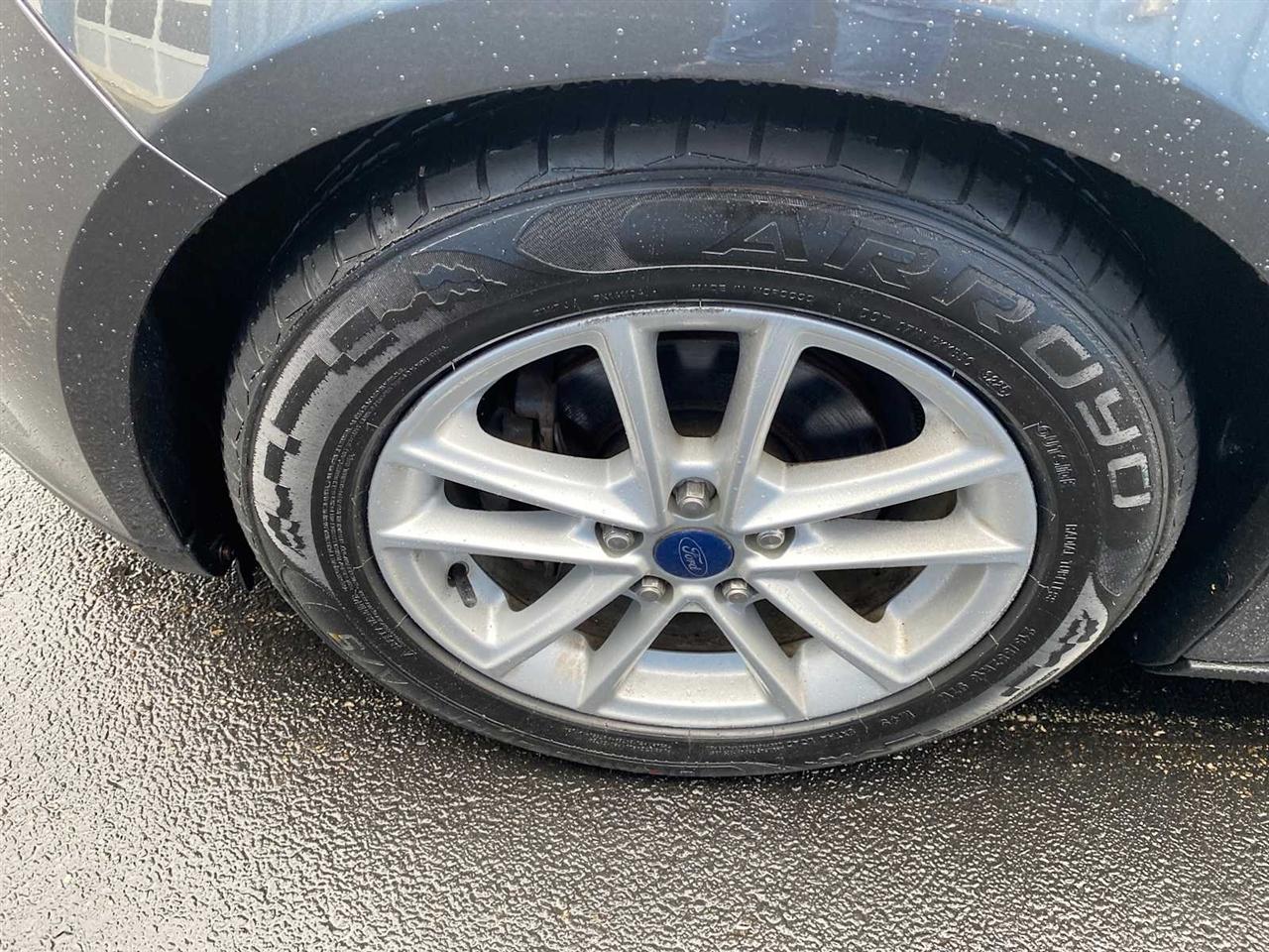 Ford Focus SE Hatch 2015