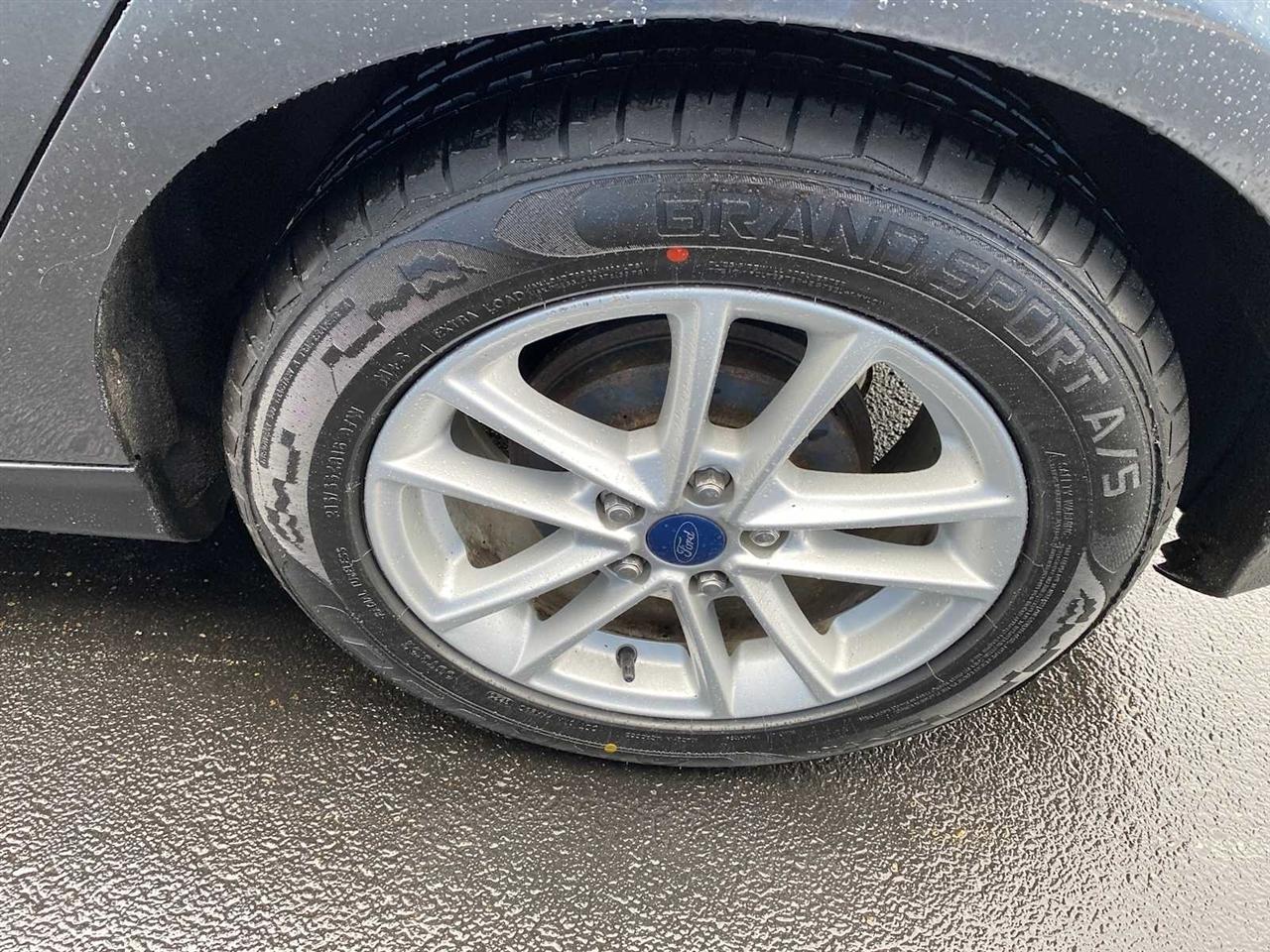 Ford Focus SE Hatch 2015