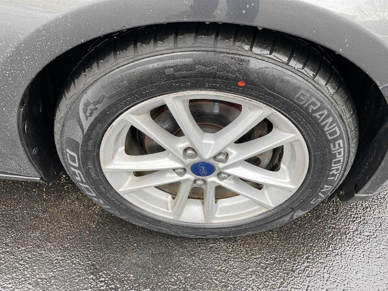 Ford Focus SE Hatch 2015