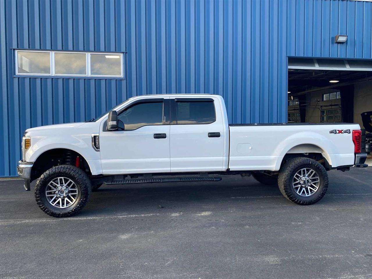 Ford F-250 SD XLT Crew Cab 4WD 2019