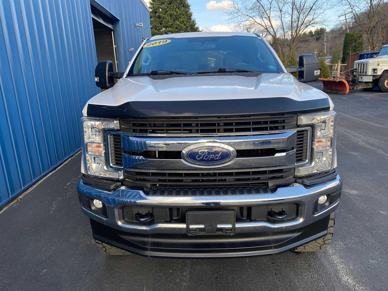 Ford F-250 SD XLT Crew Cab 4WD 2019