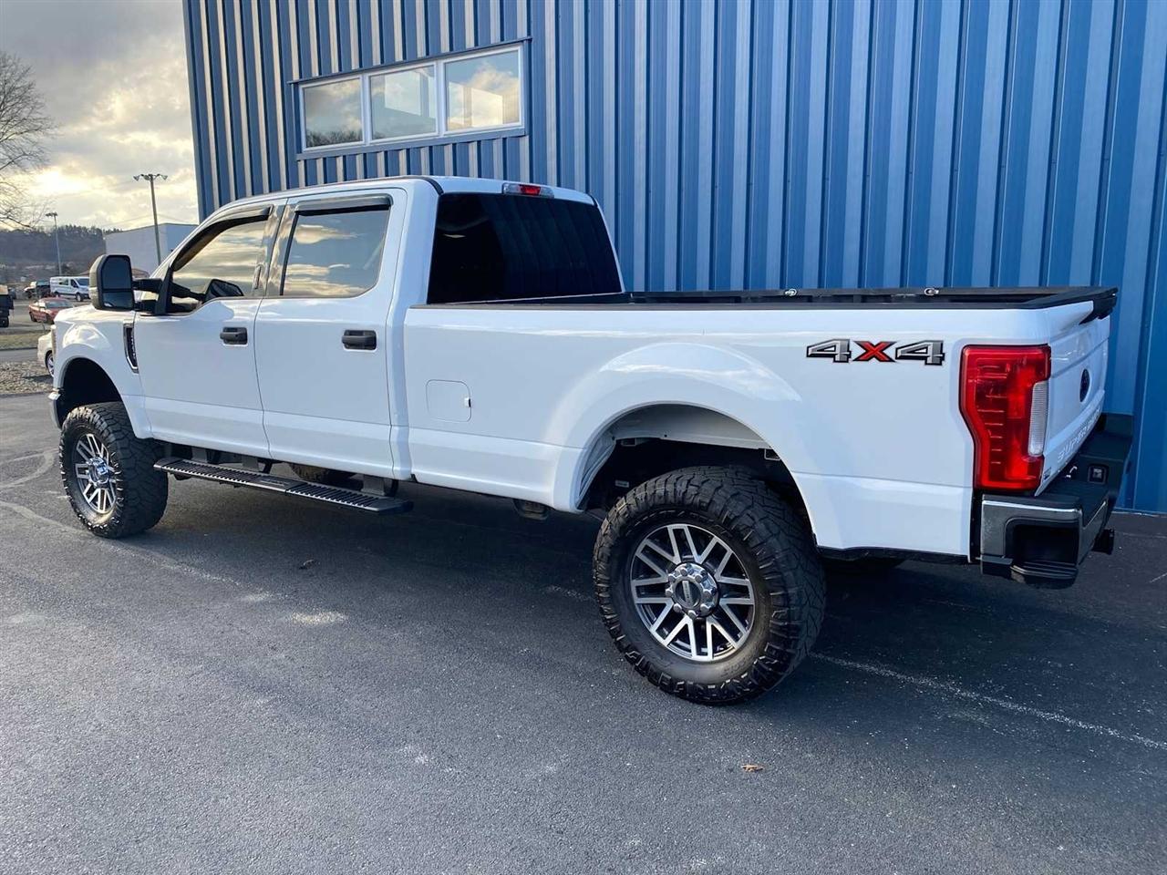 Ford F-250 SD XLT Crew Cab 4WD 2019