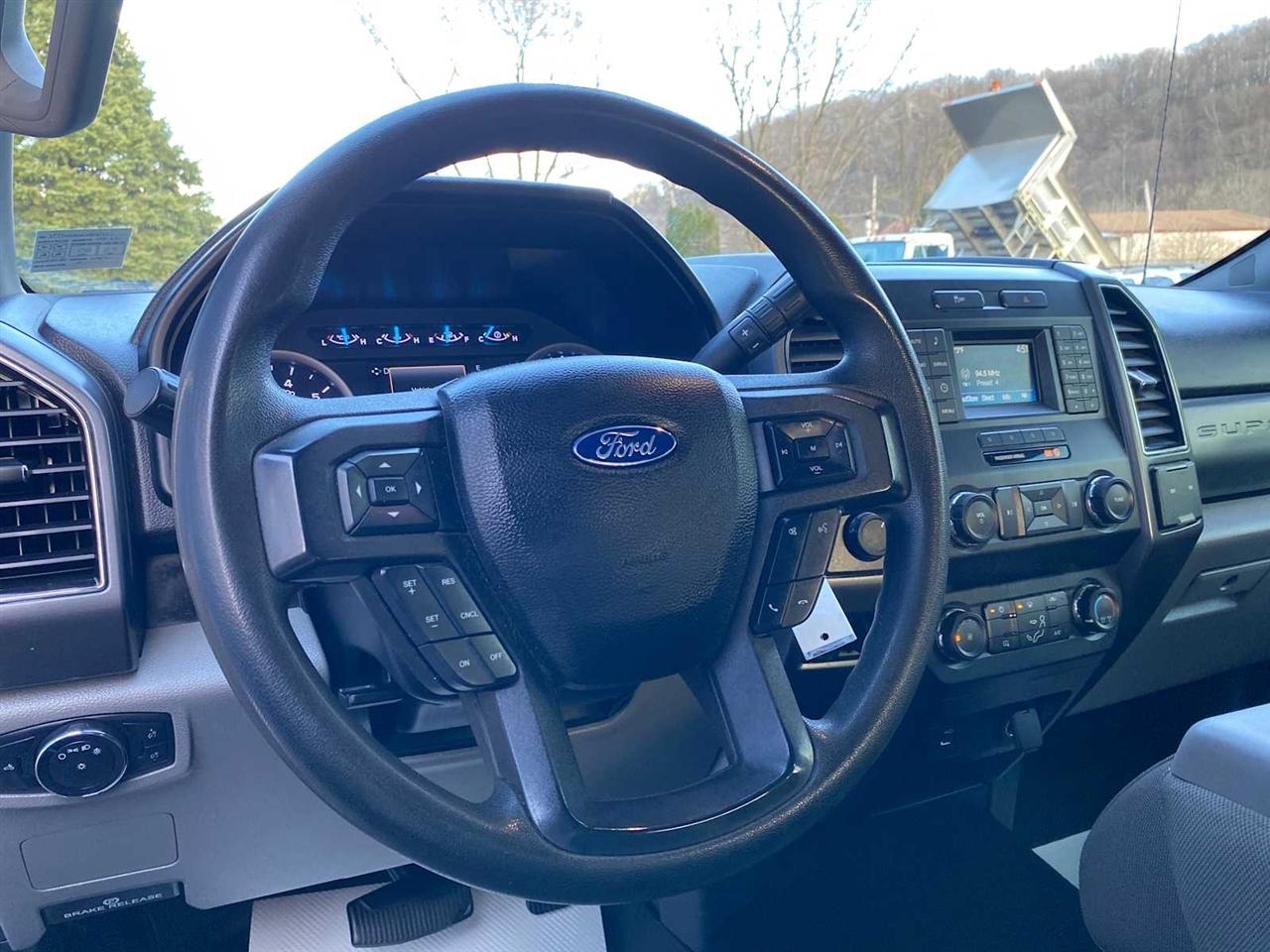 Ford F-250 SD XLT Crew Cab 4WD 2019