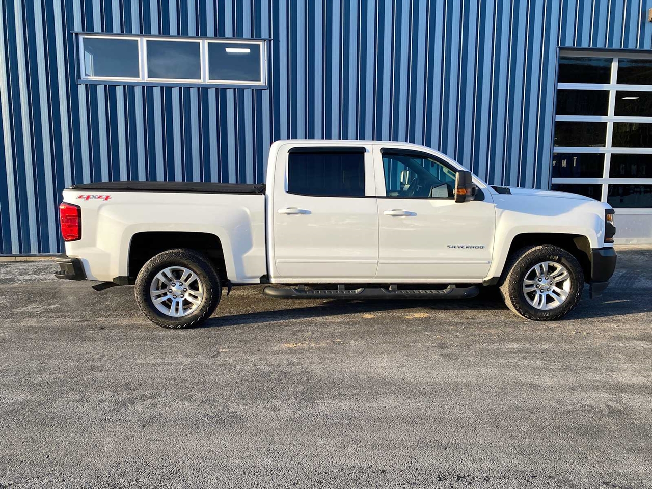 Chevrolet Silverado 1500 LT Crew Cab 4WD 2017
