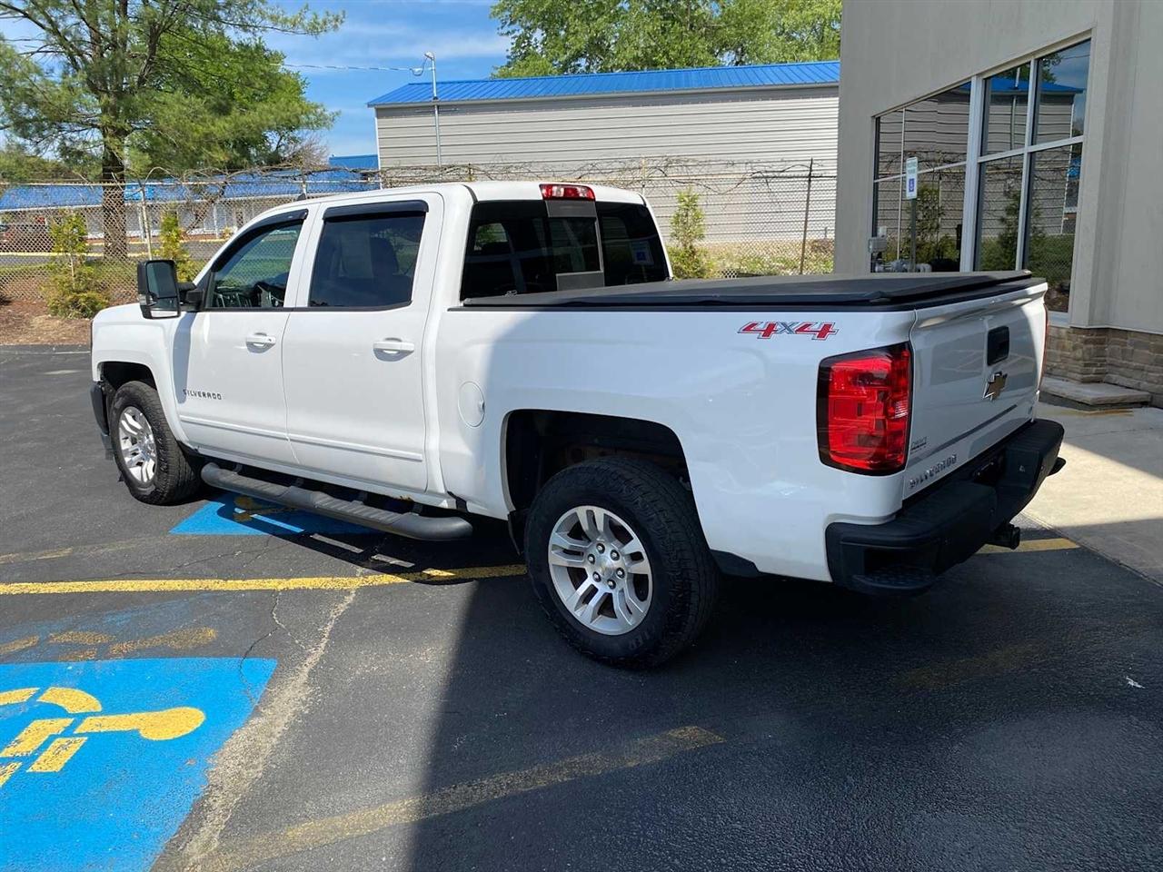 Chevrolet Silverado 1500 LT Crew Cab 4WD 2017