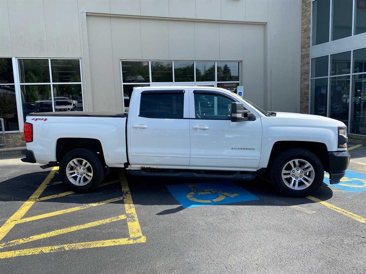 Chevrolet Silverado 1500 LT Crew Cab 4WD 2017