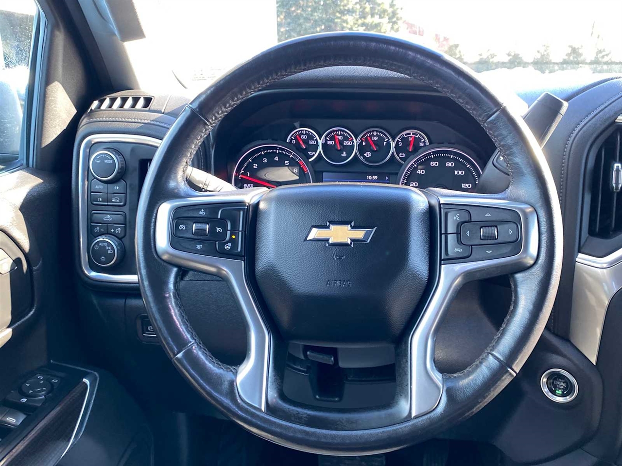Chevrolet Silverado 1500 LT Crew Cab 4WD 2021