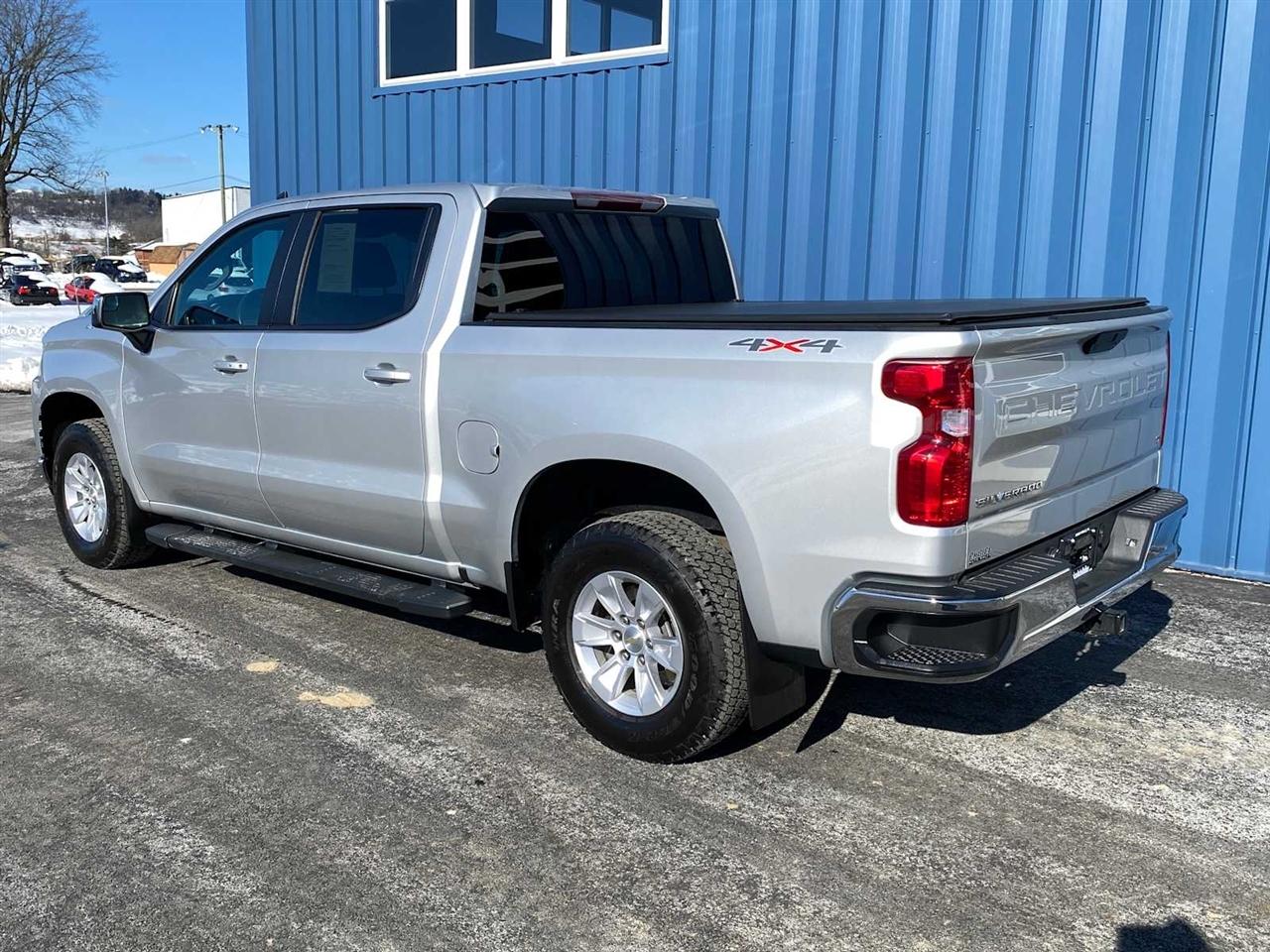 Chevrolet Silverado 1500 LT Crew Cab 4WD 2021