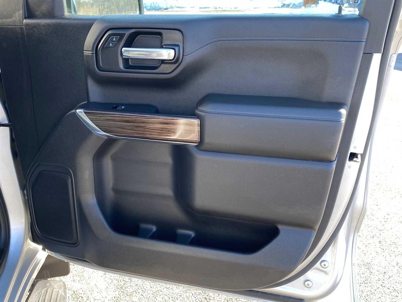 Chevrolet Silverado 1500 LT Crew Cab 4WD 2021