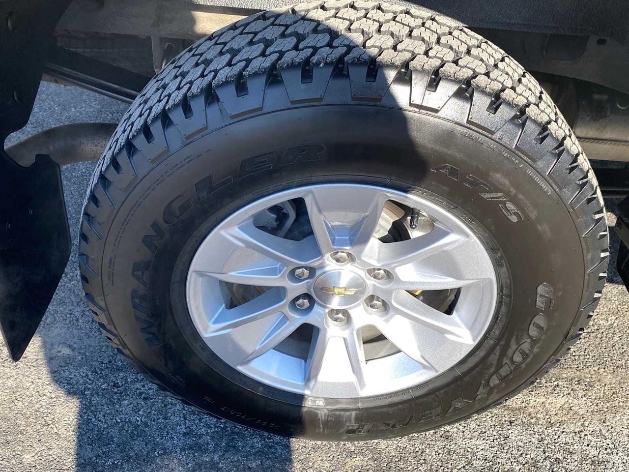 Chevrolet Silverado 1500 LT Crew Cab 4WD 2021