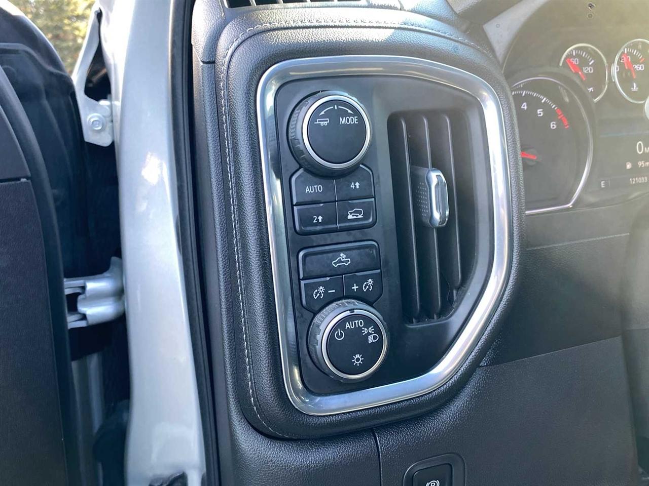 Chevrolet Silverado 1500 LT Crew Cab 4WD 2021