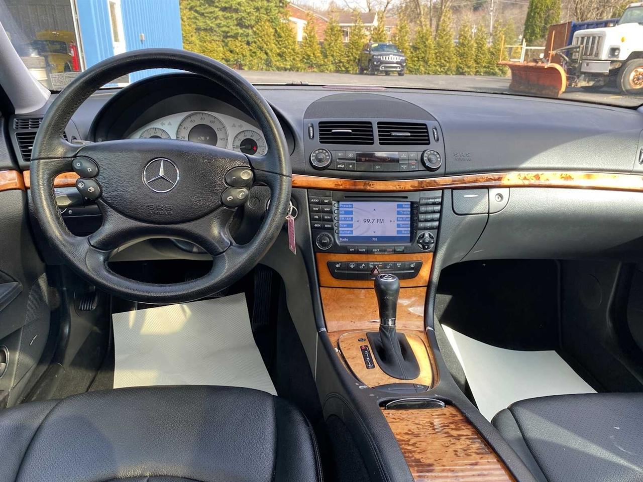 Mercedes-Benz E-Class E350 Luxury 4MATIC Sedan 2008