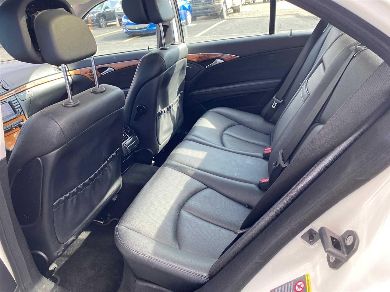 Mercedes-Benz E-Class E350 Luxury 4MATIC Sedan 2008