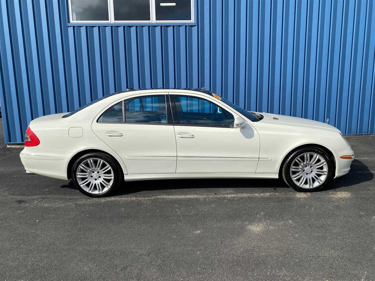 Mercedes-Benz E-Class E350 Luxury 4MATIC Sedan 2008
