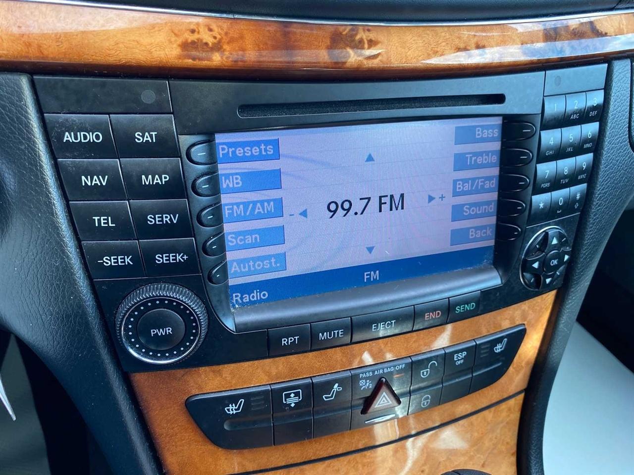 Mercedes-Benz E-Class E350 Luxury 4MATIC Sedan 2008