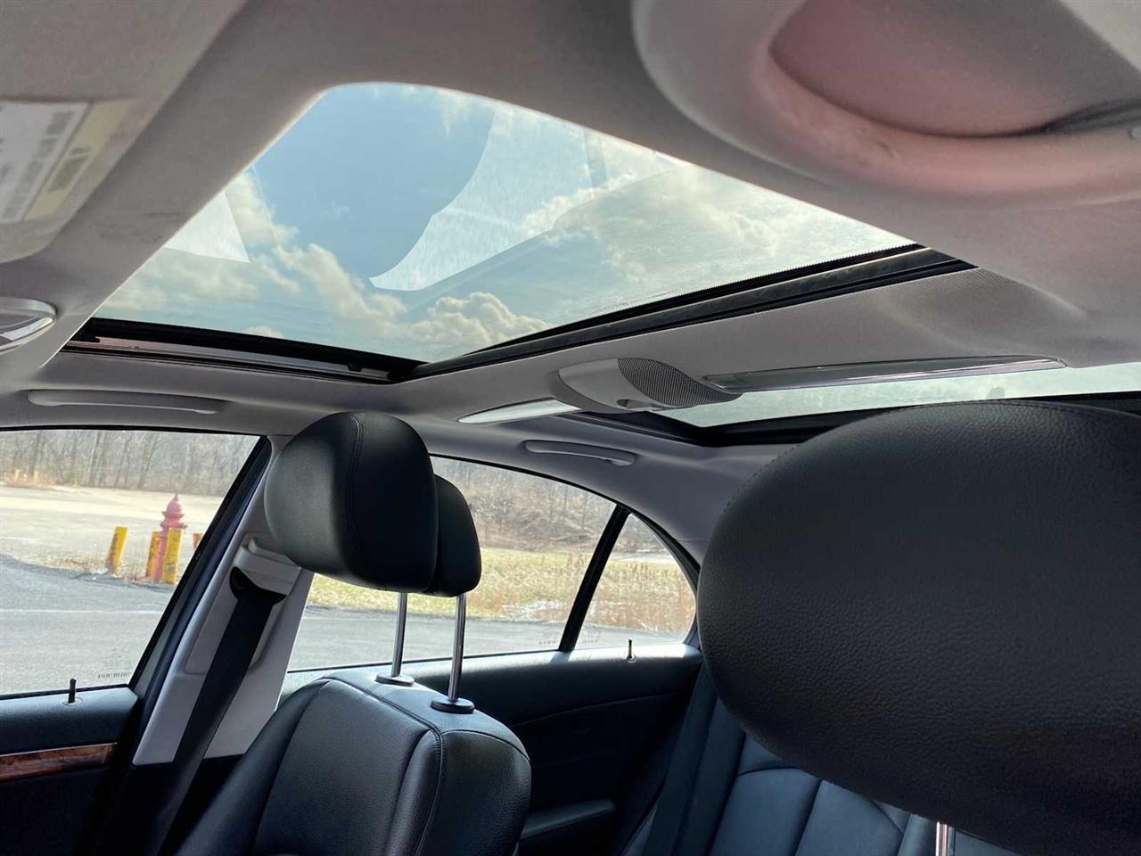 Mercedes-Benz E-Class E350 Luxury 4MATIC Sedan 2008