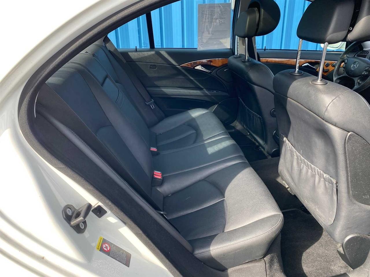 Mercedes-Benz E-Class E350 Luxury 4MATIC Sedan 2008