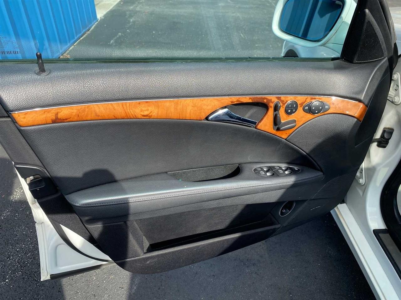 Mercedes-Benz E-Class E350 Luxury 4MATIC Sedan 2008