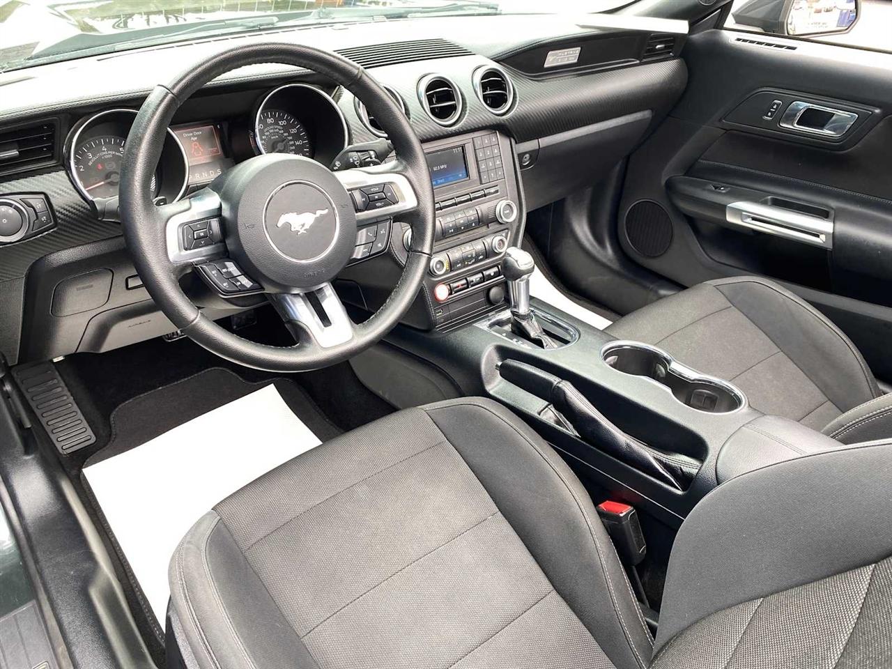 Ford Mustang V6 Convertible 2015