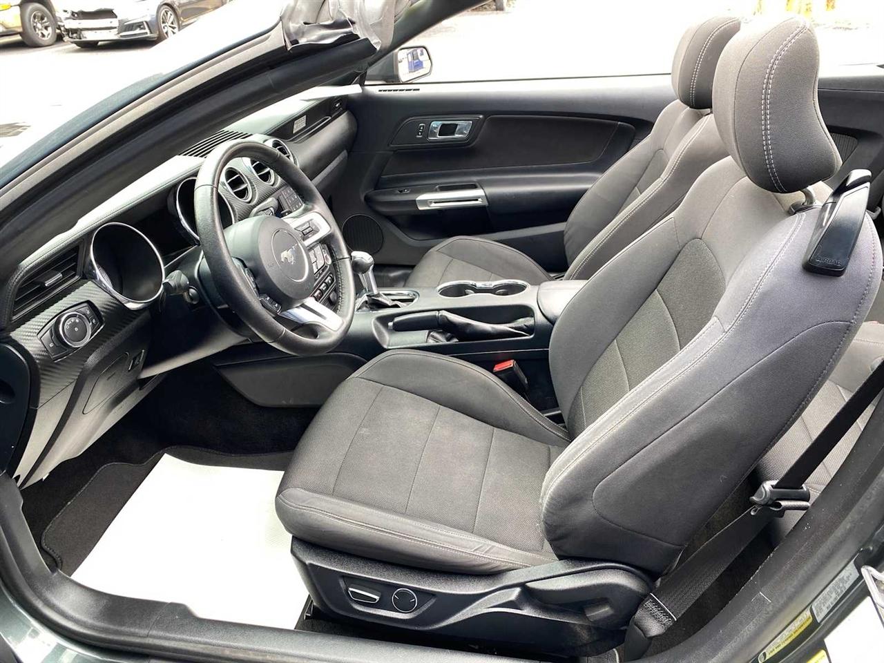 Ford Mustang V6 Convertible 2015