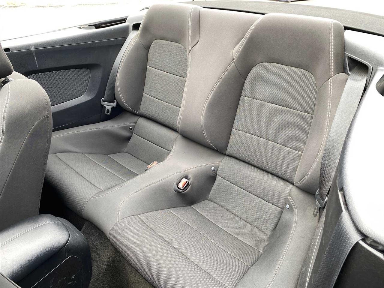 Ford Mustang V6 Convertible 2015