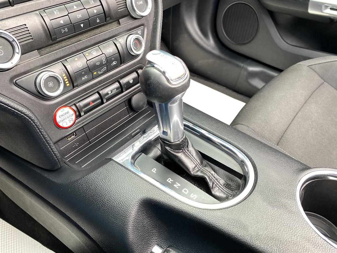 Ford Mustang V6 Convertible 2015