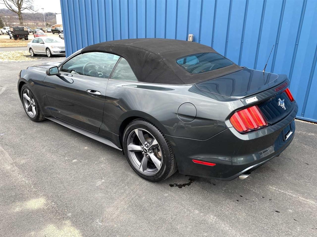 Ford Mustang V6 Convertible 2015