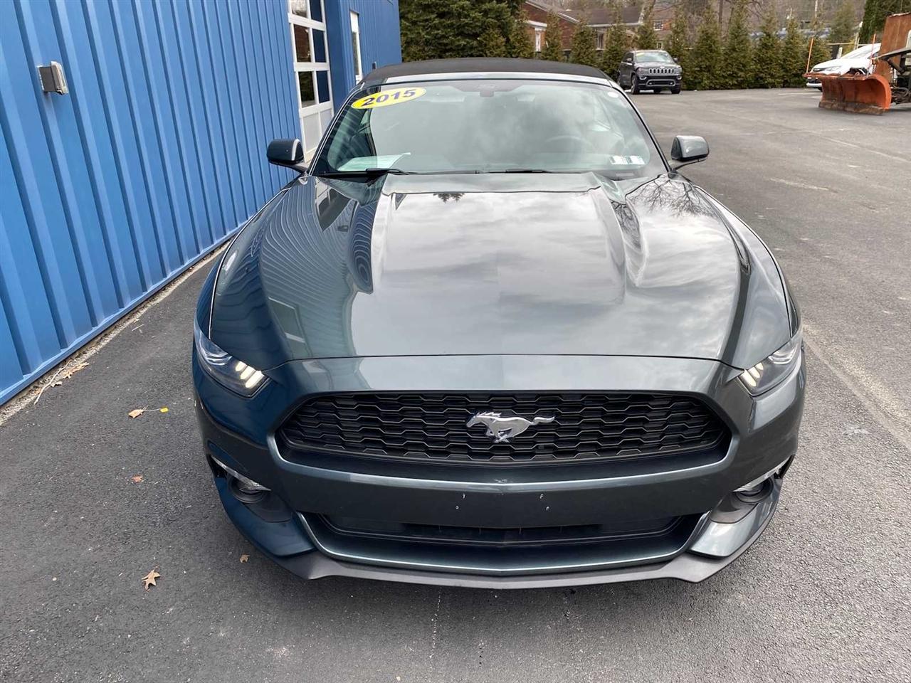 Ford Mustang V6 Convertible 2015