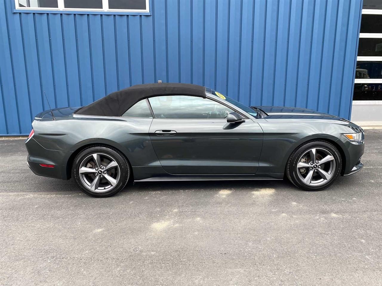 Ford Mustang V6 Convertible 2015