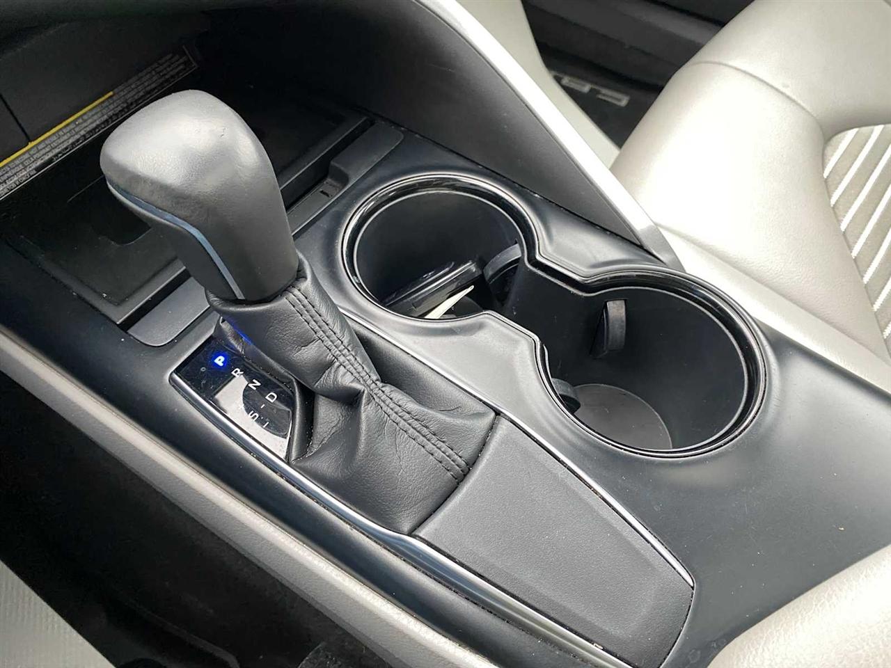 Toyota Camry SE 2019