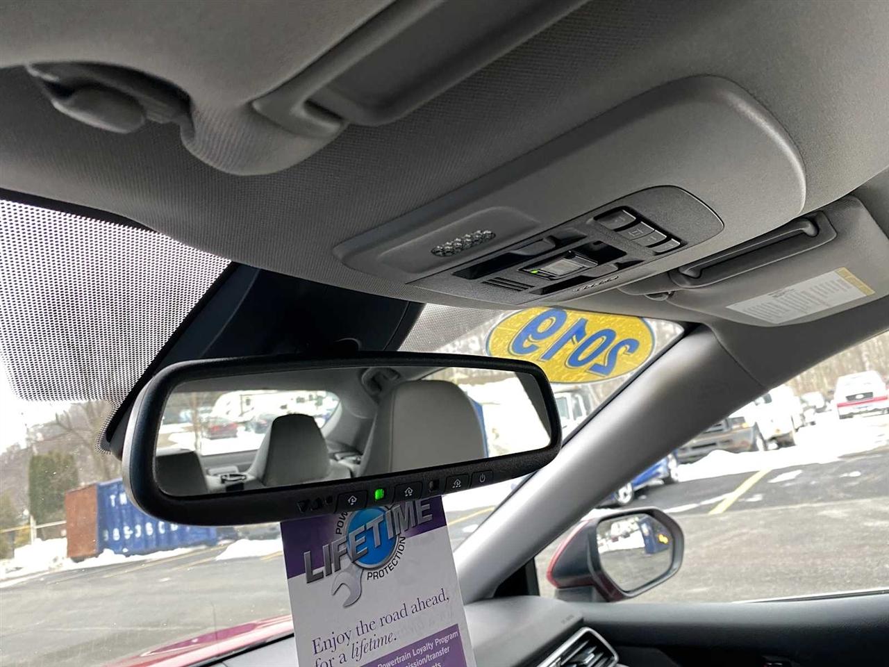 Toyota Camry SE 2019