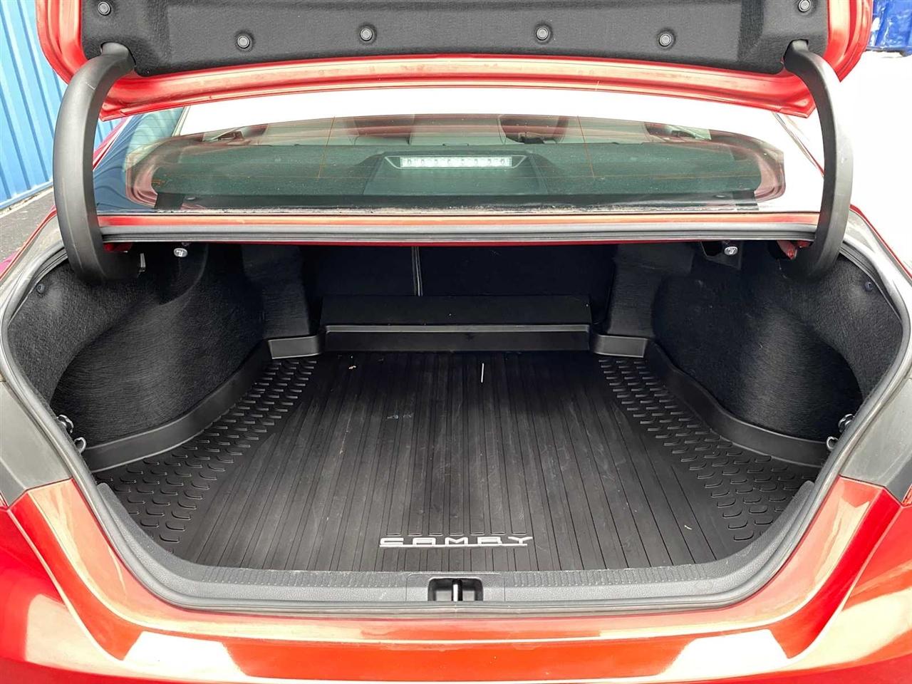 Toyota Camry SE 2019