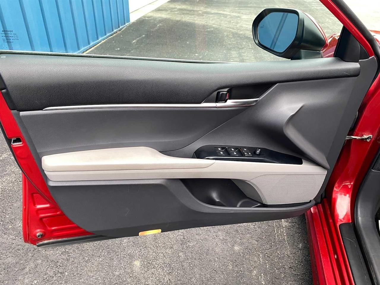 Toyota Camry SE 2019