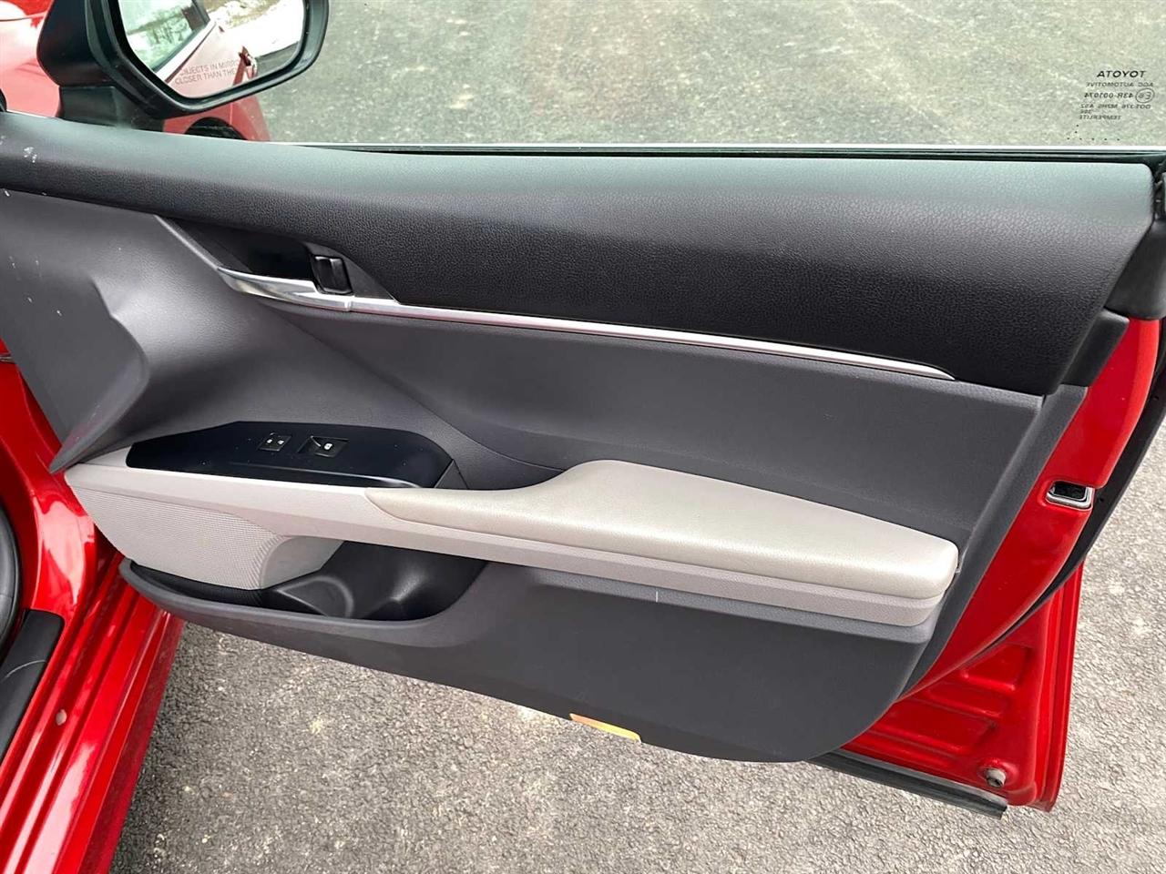 Toyota Camry SE 2019