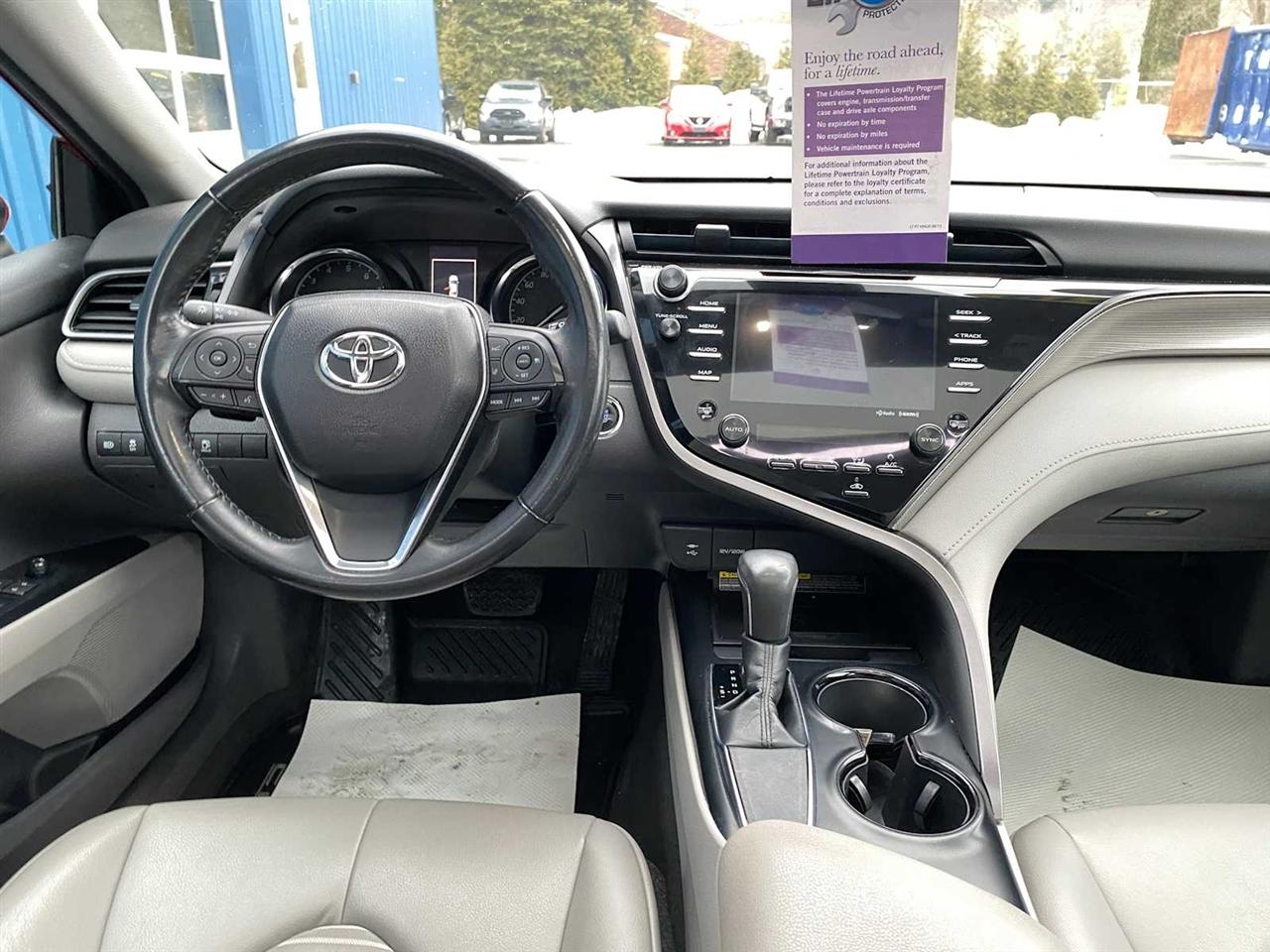 Toyota Camry SE 2019